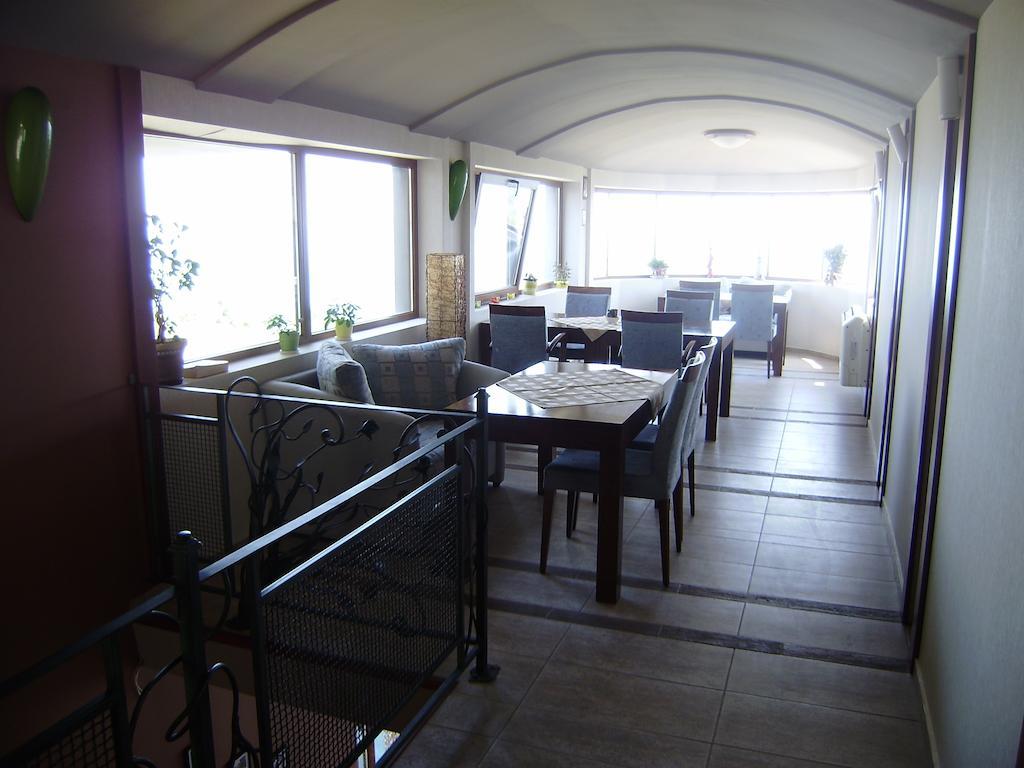 Sea View Family Hotel Kranevo Exterior photo